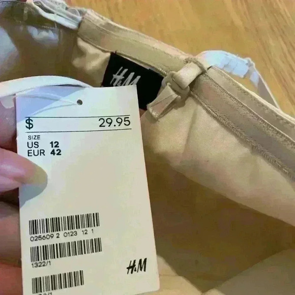 H&M dress - Picture 5 of 5